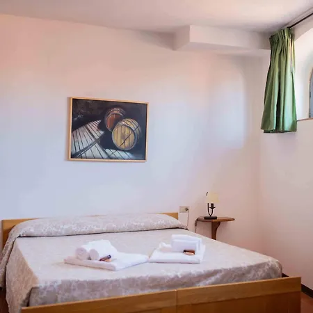 Terre Di Melazzano - Le Di Chiara Alloggio per agriturismo *